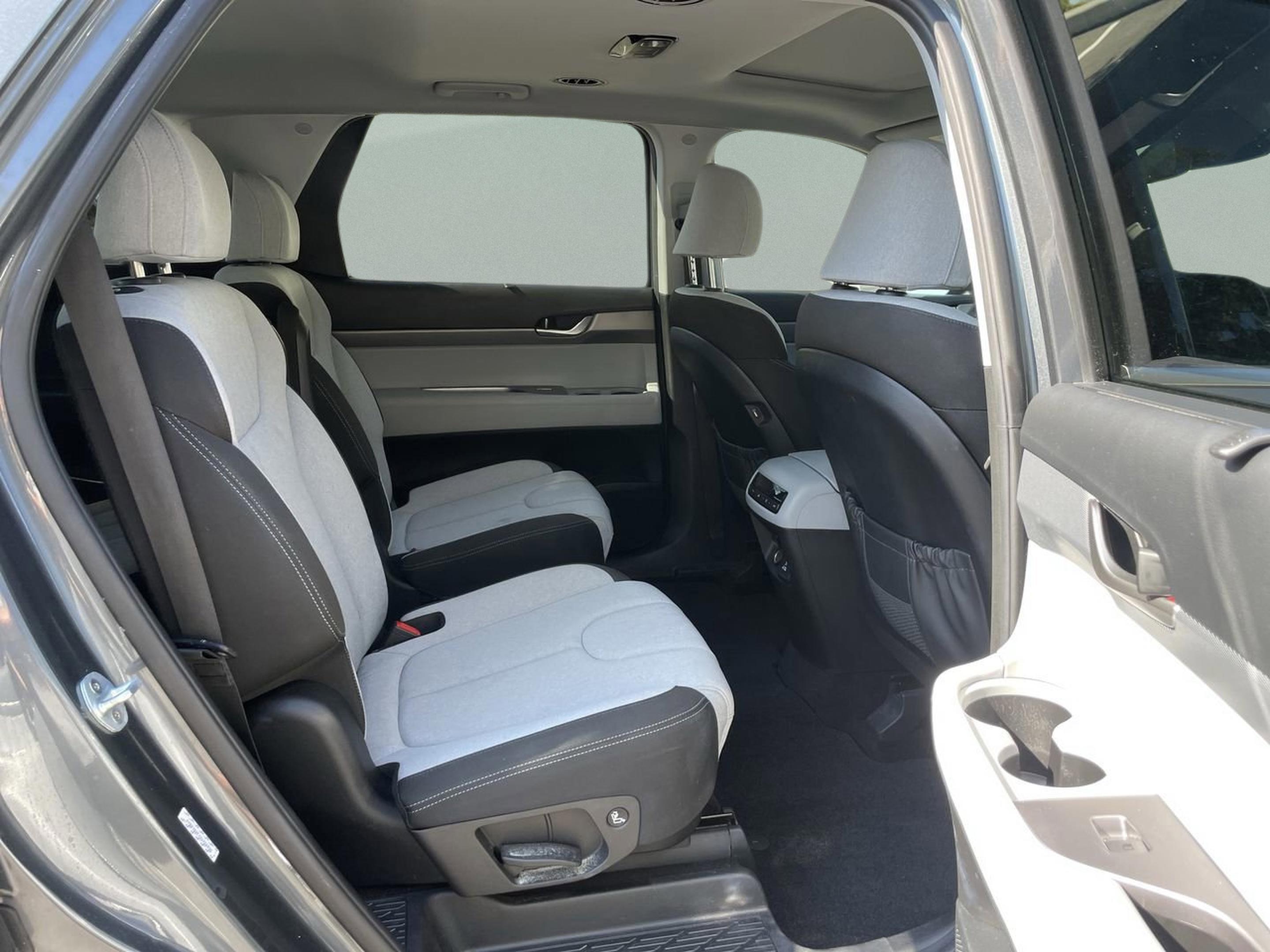 Used 2021 Hyundai Palisade SEL w/ Convenience Package image 17