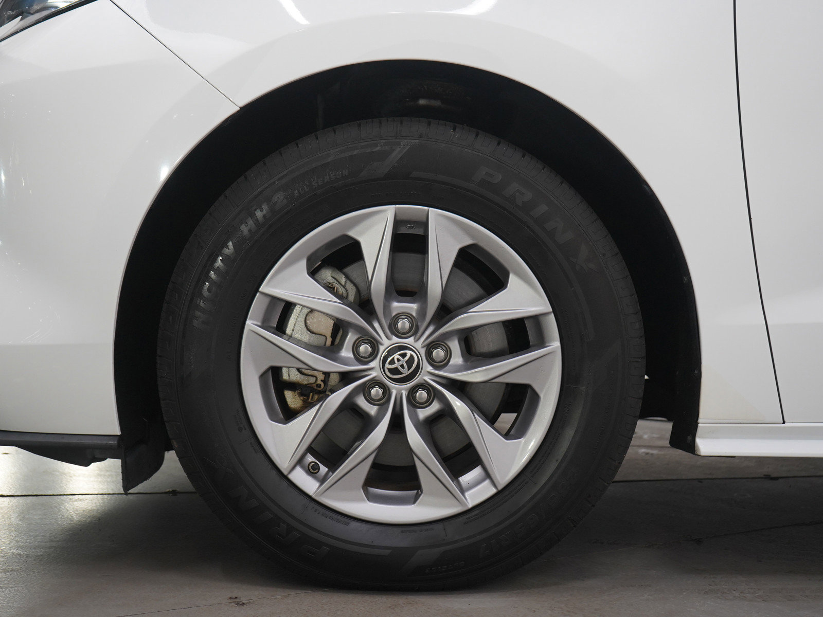 Used 2022 Toyota Sienna LE FWD image 28