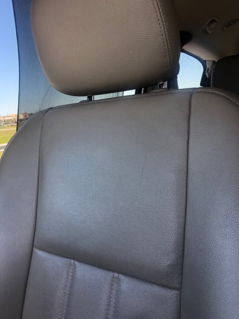 Used 2014 Chrysler Town & Country Touring FWD image 17