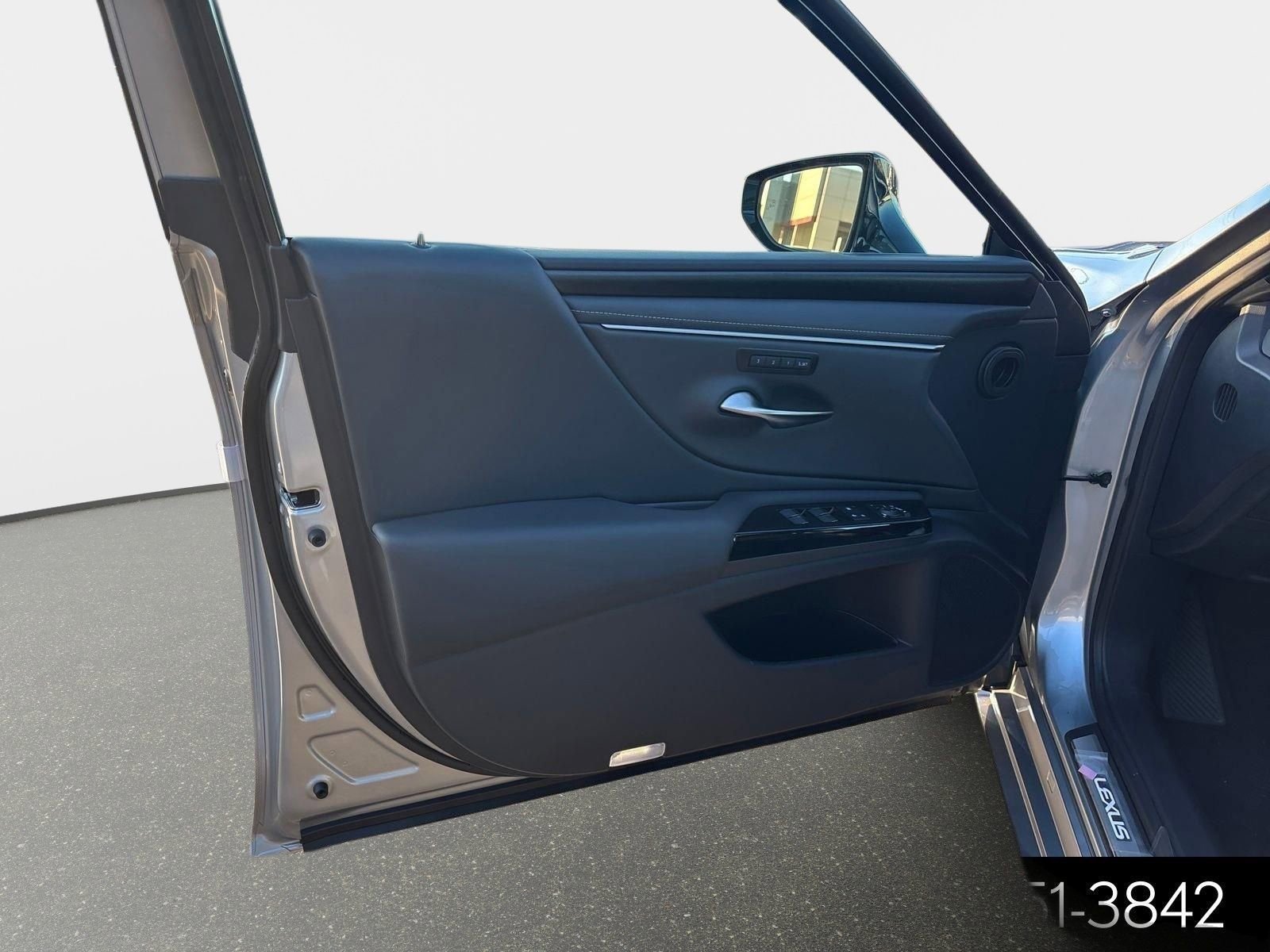 New 2025 Lexus ES 350 w/ Premium Package image 10