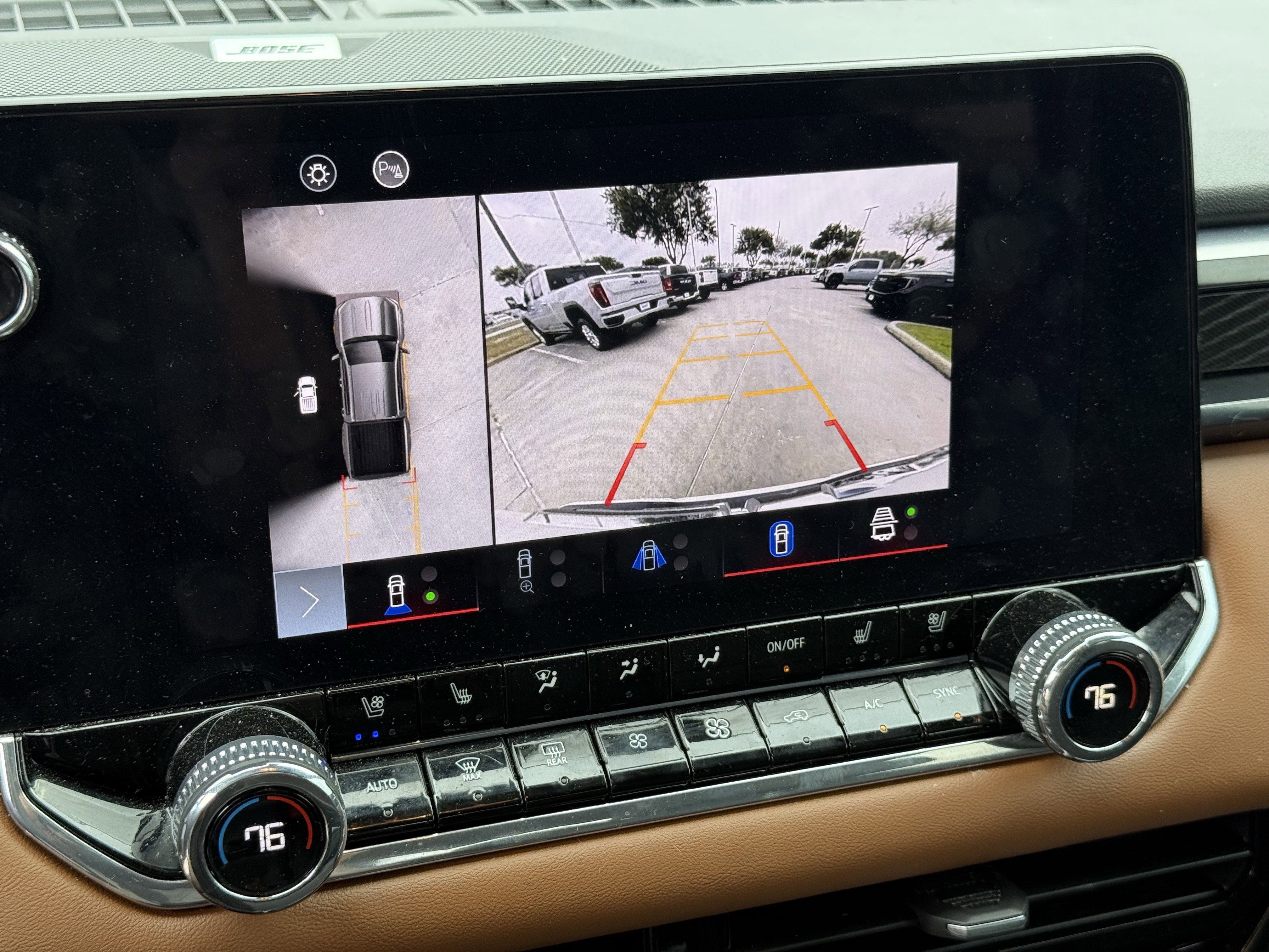 Used 2024 GMC Canyon AT4 w/ AT4 Premium Package image 18