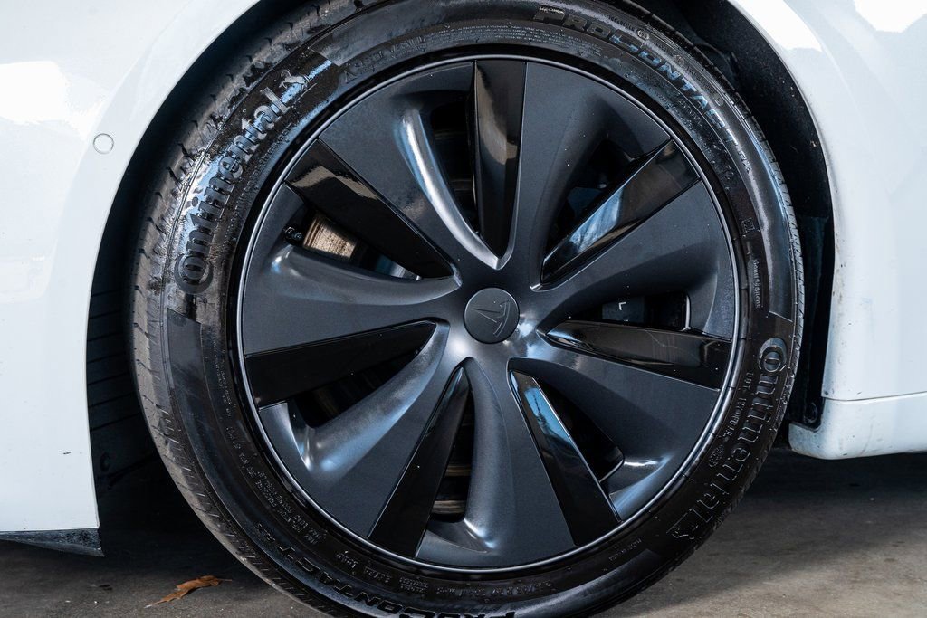 Used 2022 Tesla Model S image 10