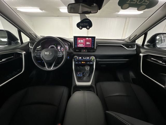 Used 2021 Toyota RAV4 XLE Premium AWD/4WD image 20
