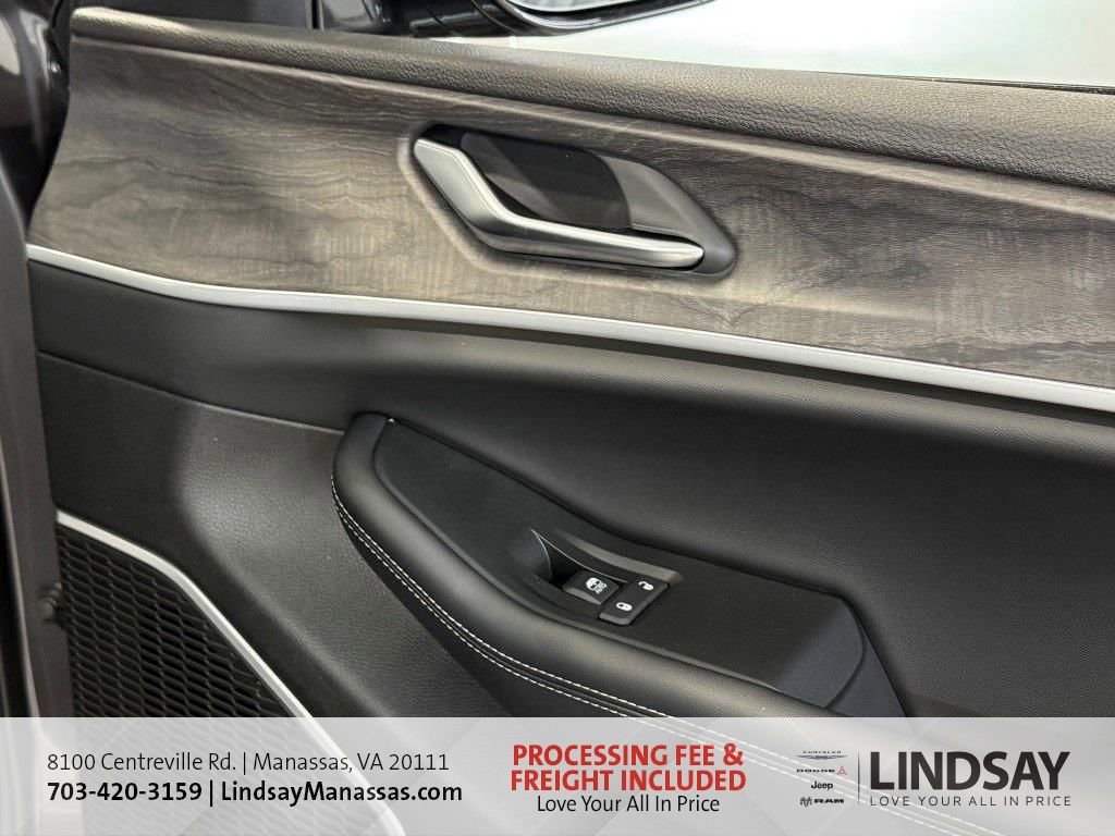 New 2025 Jeep Grand Cherokee L Limited w/ Luxury Tech Group II image 14