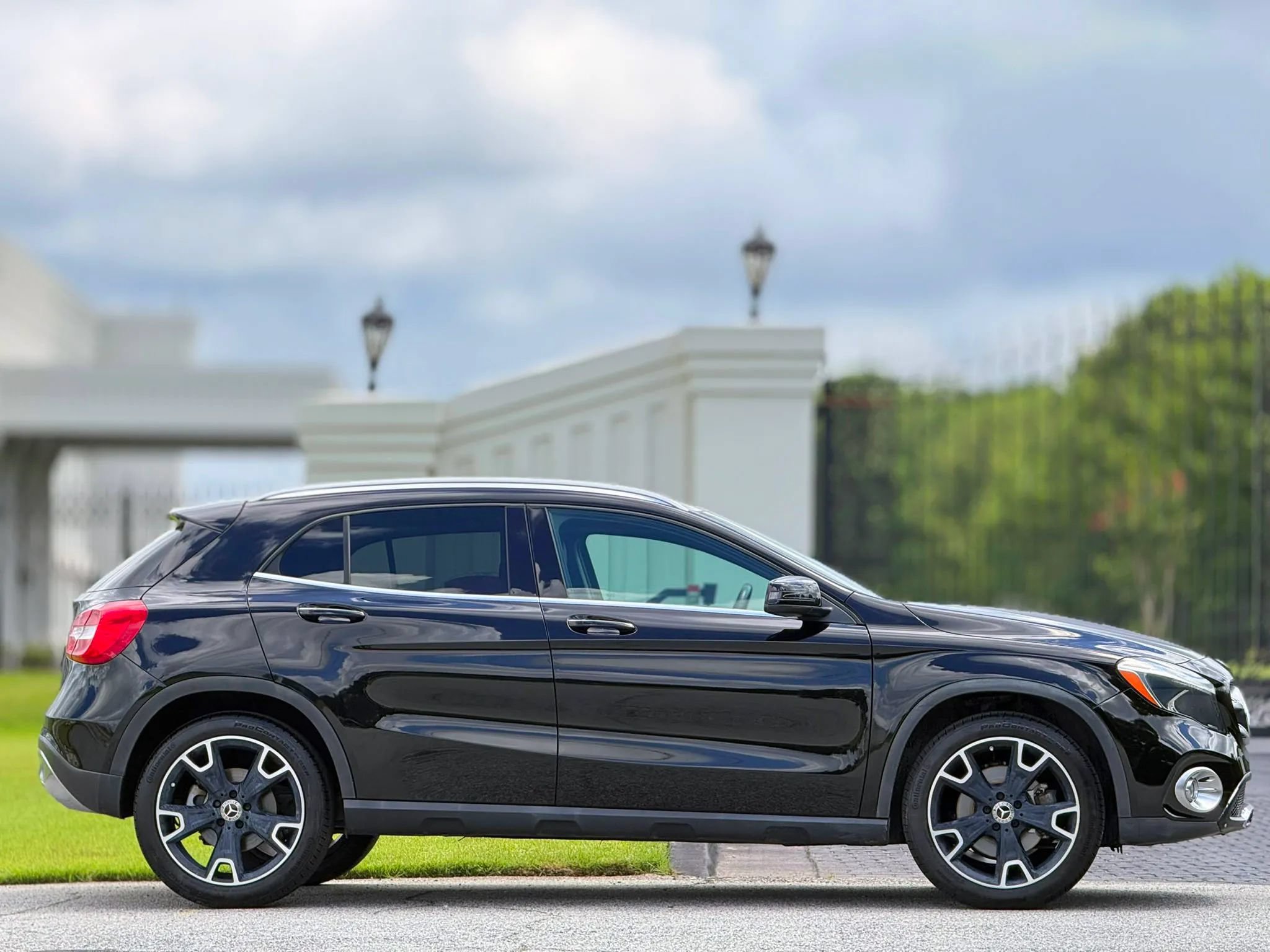 Used 2020 Mercedes-Benz GLA 250 w/ Premium Package image 6