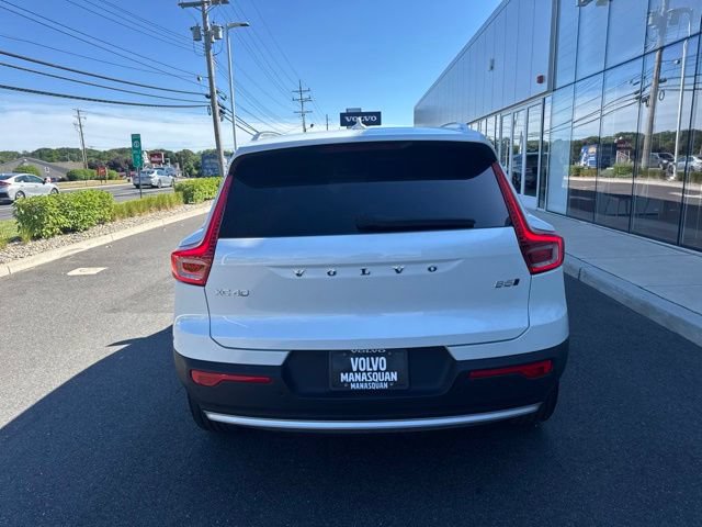 Certified 2025 Volvo XC40 B5 Core AWD/4WD image 4