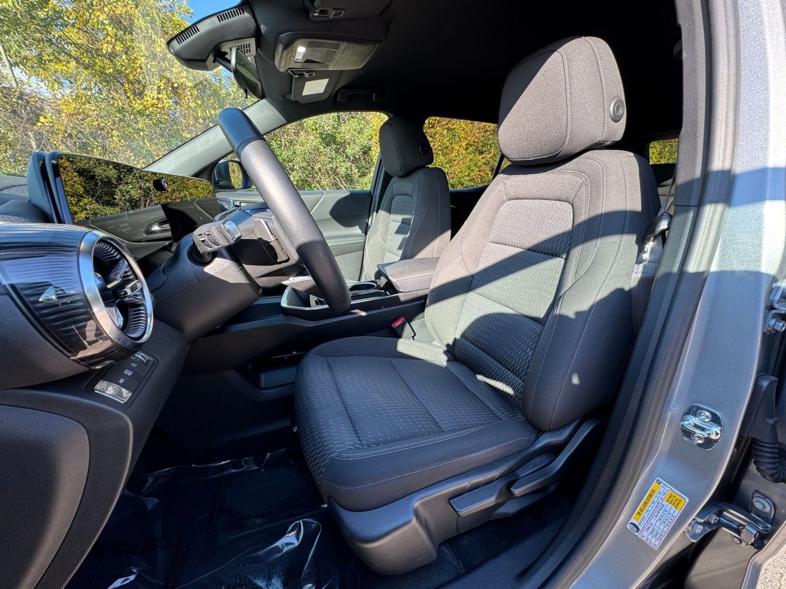 Used 2025 Chevrolet Equinox LT image 35