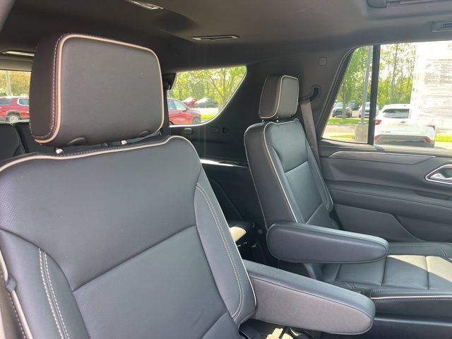 Used 2023 GMC Yukon SLT w/ SLT Premium Package AWD/4WD image 38