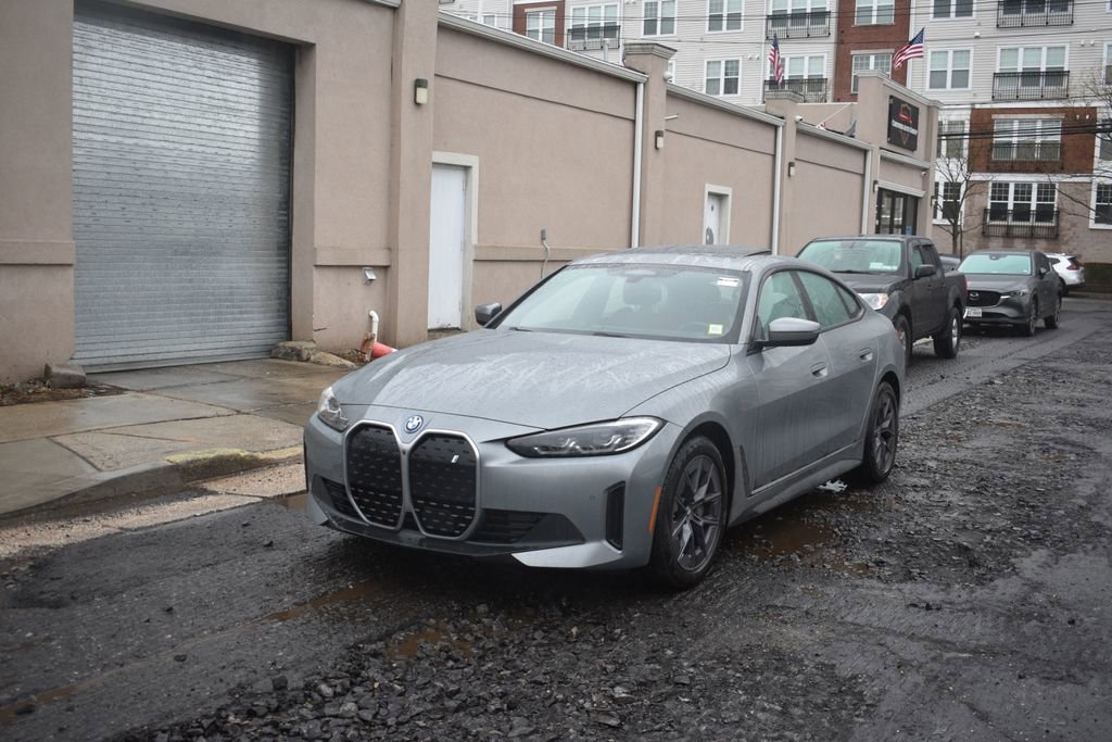 Used 2023 BMW i4 eDrive35 image 2