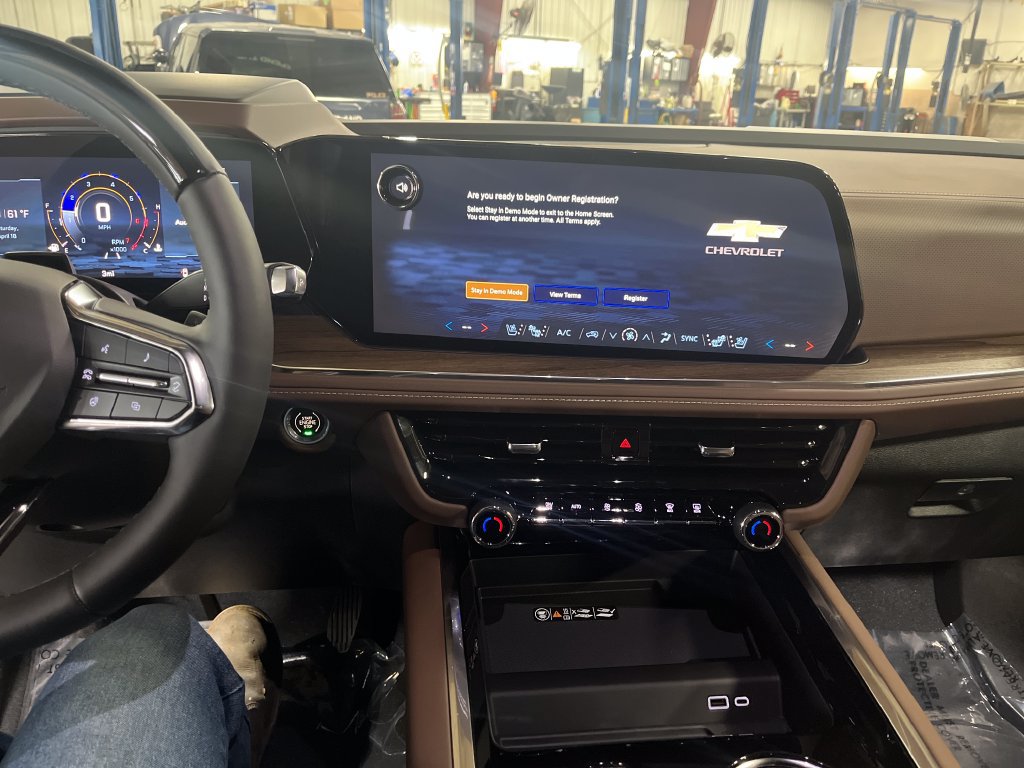 New 2026 Chevrolet Tahoe High Country AWD/4WD image 17