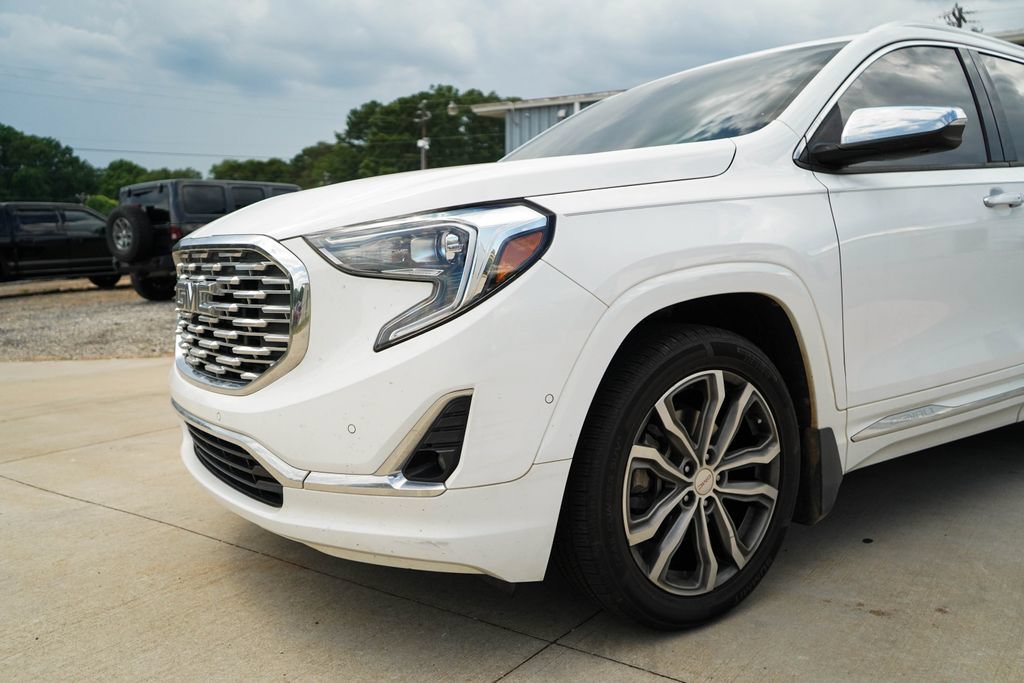 Used 2018 GMC Terrain Denali w/ Advanced Safety Package FWD image 18