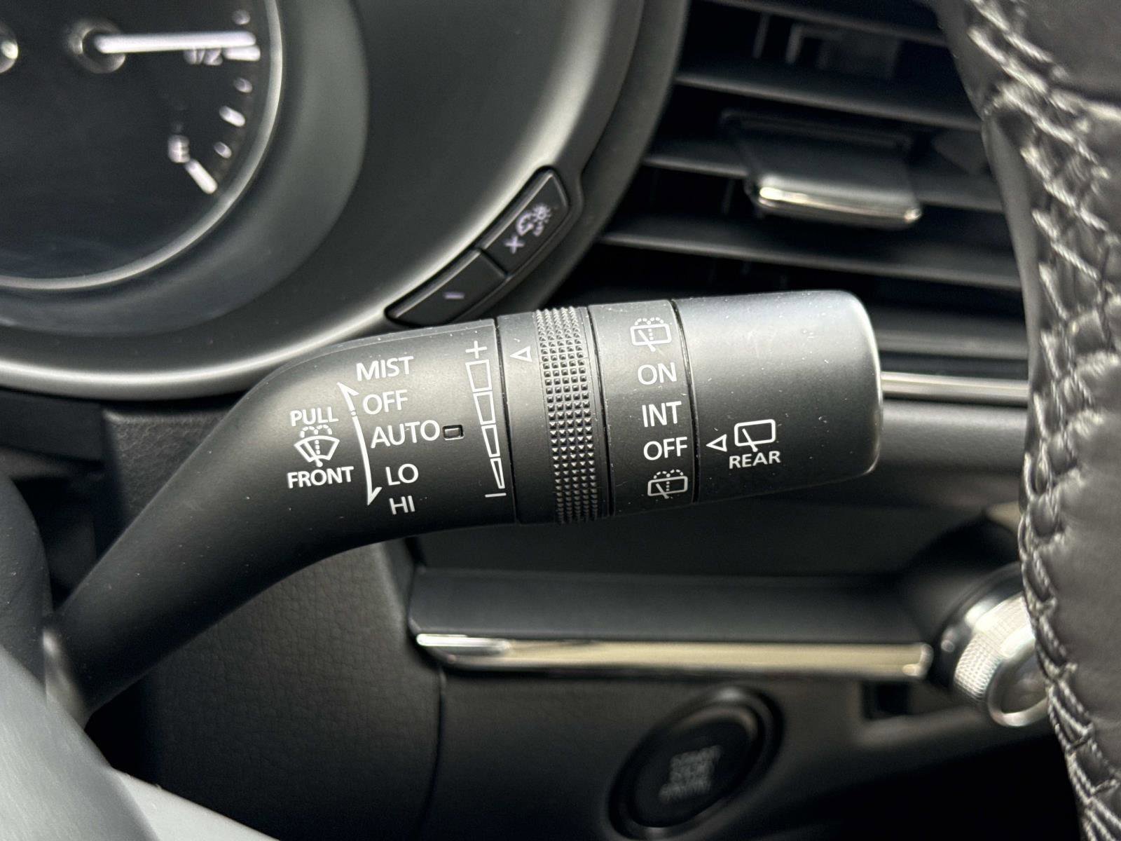 Used 2023 MAZDA CX-30 AWD 2.5 S w/ Preferred Package image 11