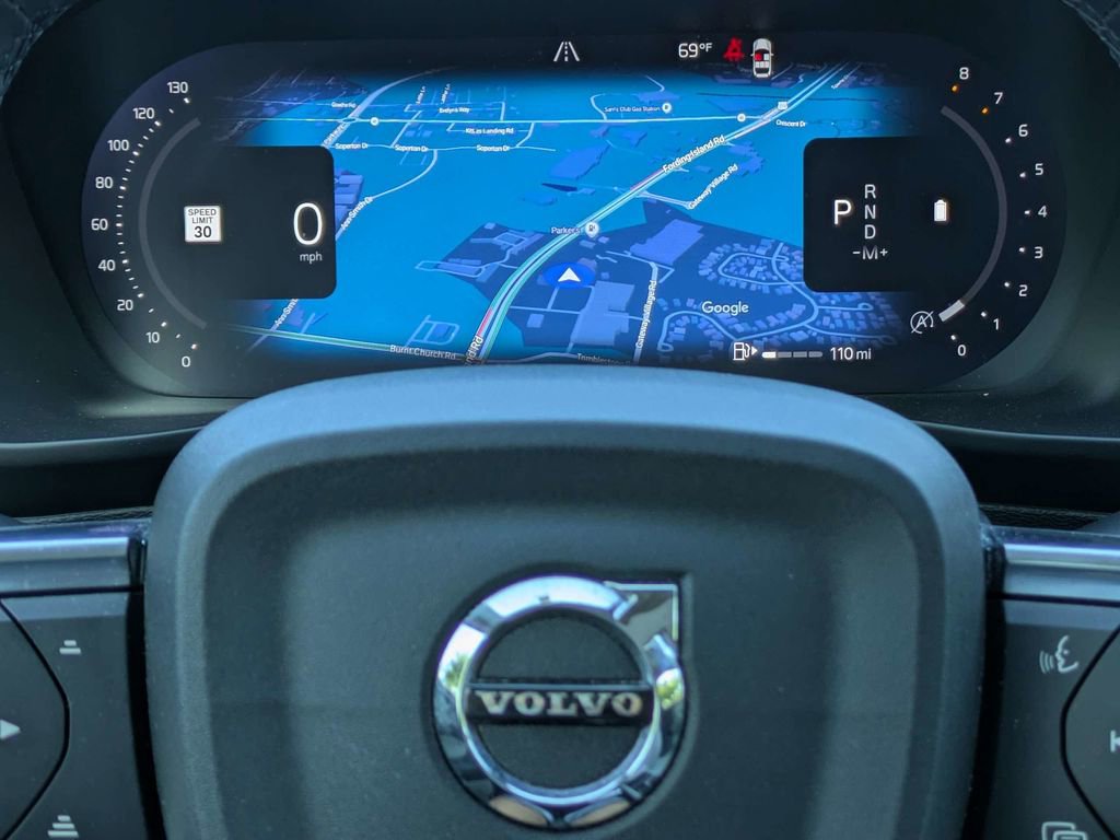 Certified 2023 Volvo XC40 B5 Plus w/ Driver Assist Package image 27