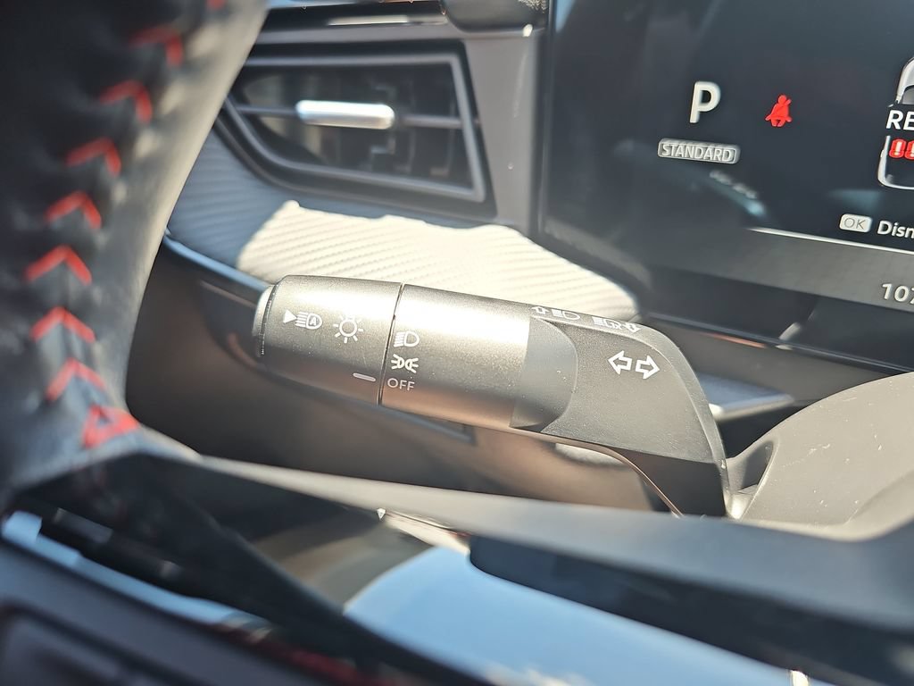 Used 2025 Nissan Kicks SR FWD image 33