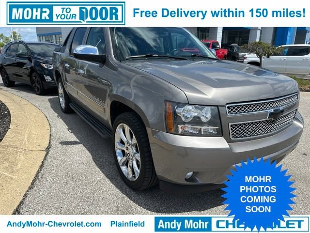 Used 2012 Chevrolet Avalanche LTZ AWD/4WD image 2