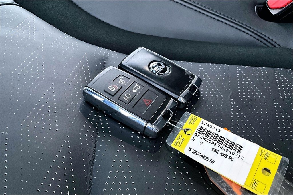 Used 2022 Land Rover Range Rover Sport SVR image 33