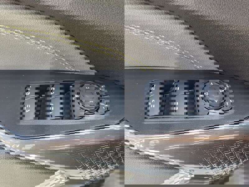 Used 2025 Chevrolet Trax ACTIV w/ Driver Confidence Package image 17