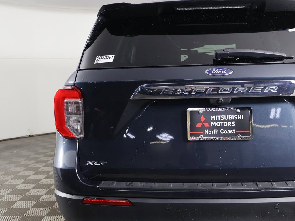 Used 2022 Ford Explorer XLT w/ Equipment Group 202A AWD/4WD image 14