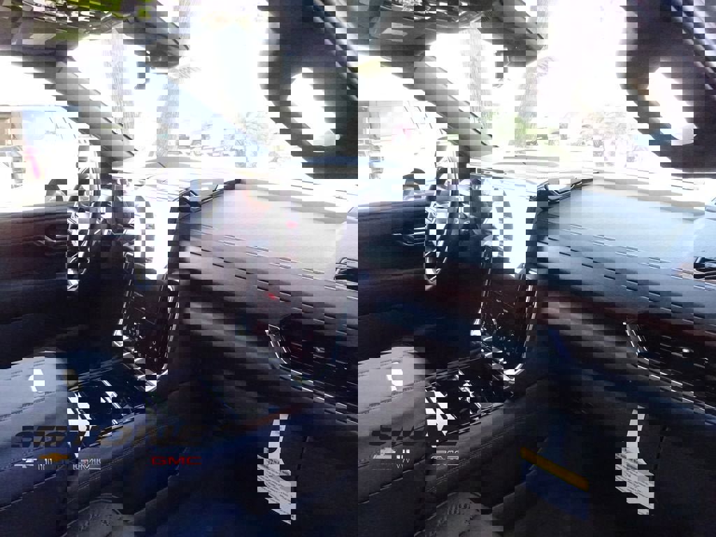 New 2026 GMC Yukon Denali w/ Denali Reserve Package image 15