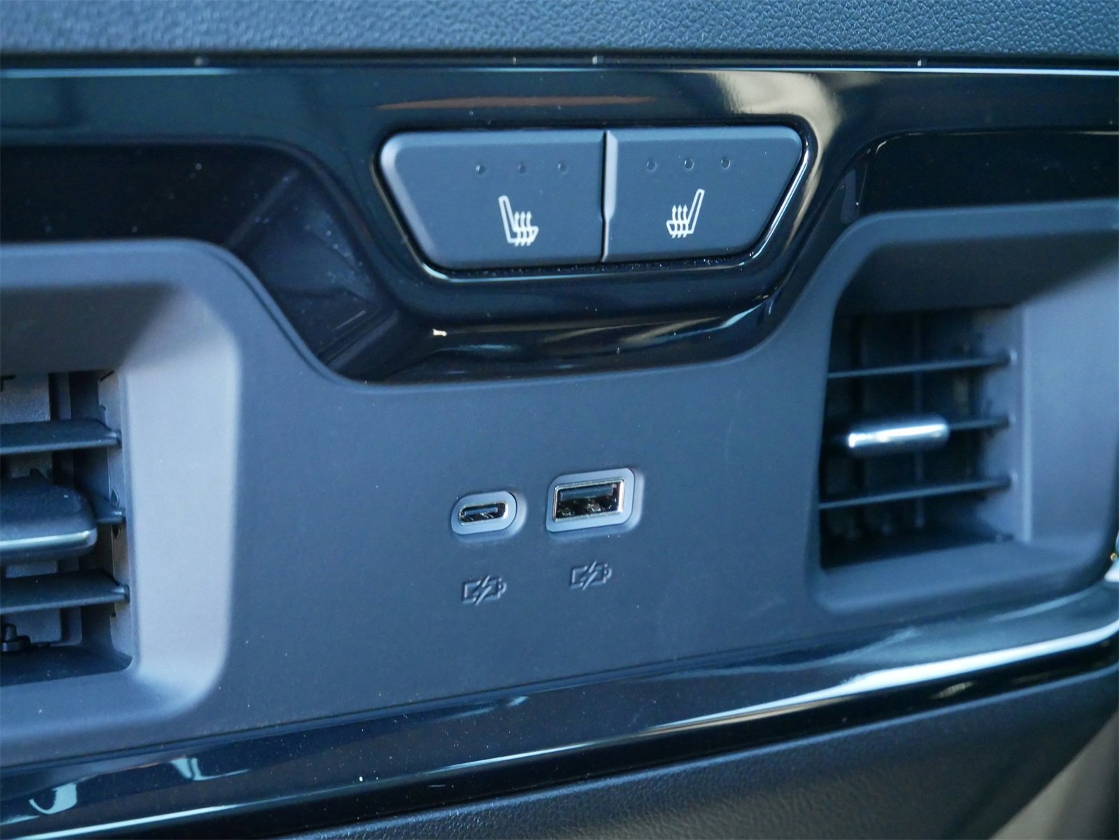 New 2026 GMC Sierra 1500 AT4 w/ Technology Package image 8