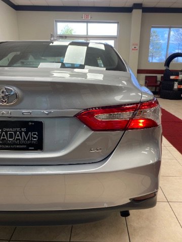 Used 2019 Toyota Camry LE w/ Convenience Package FWD image 12