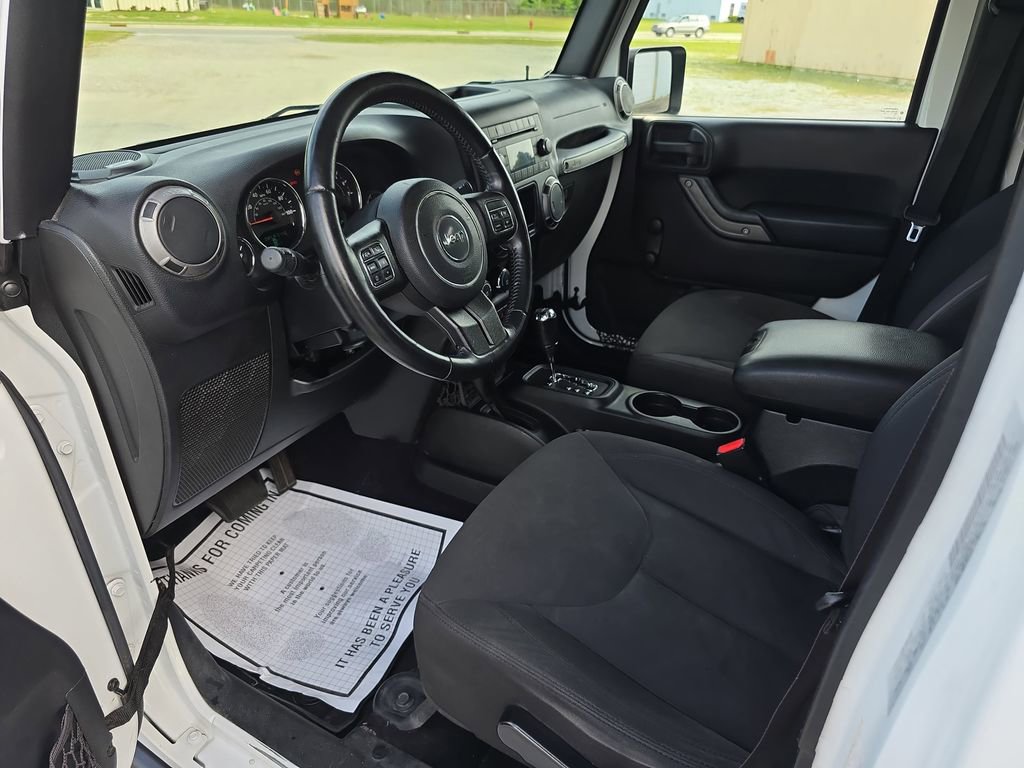Used 2015 Jeep Wrangler Unlimited Sport AWD/4WD image 13