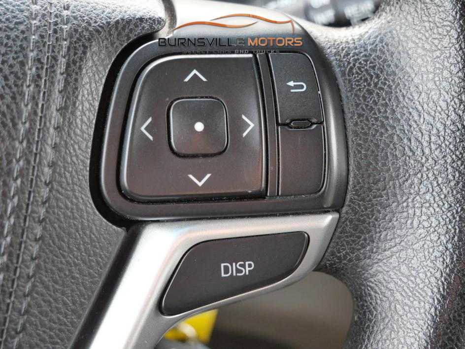 Used 2015 Toyota Sienna LE AWD/4WD image 25