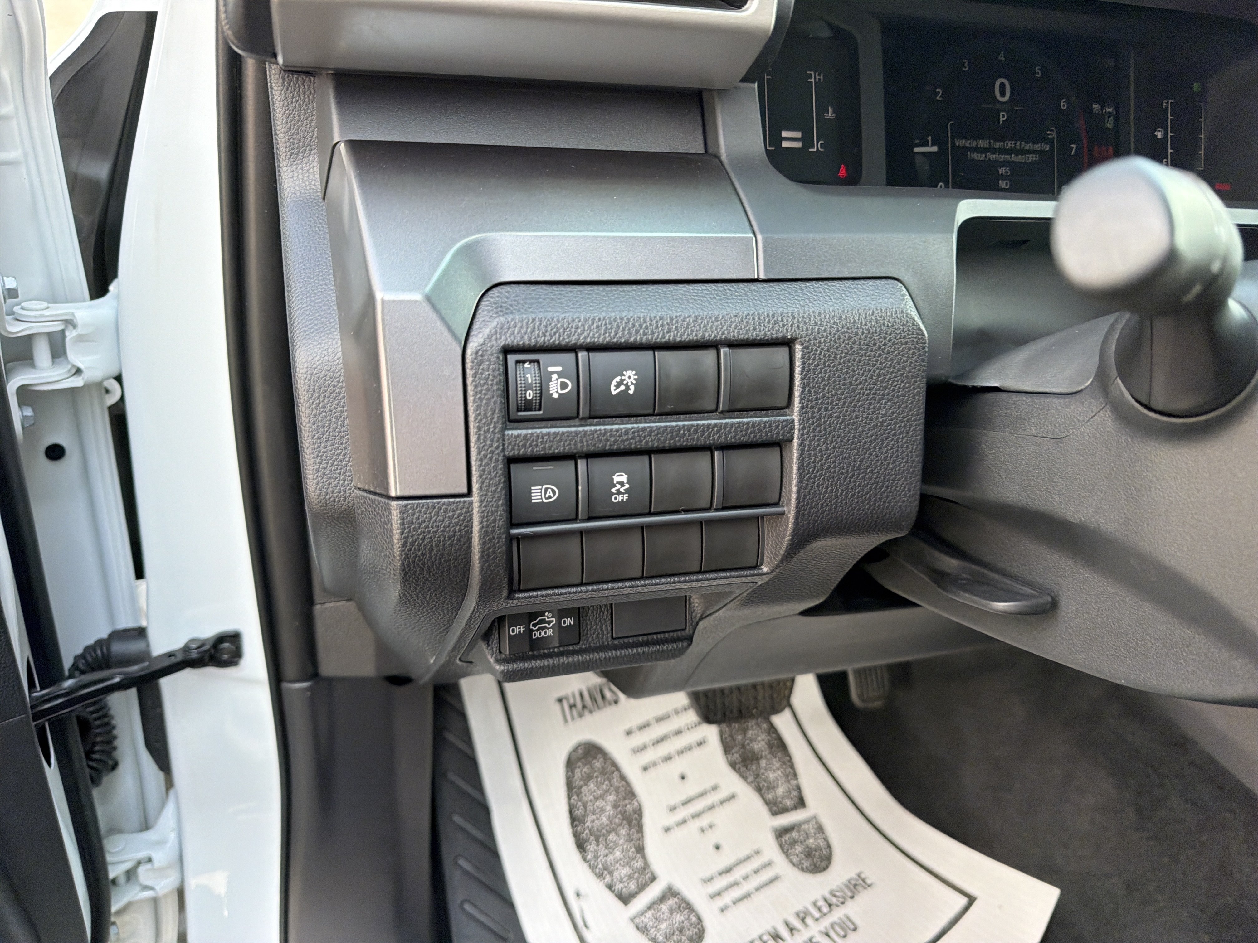 Used 2025 Toyota Tacoma SR5 AWD/4WD image 17