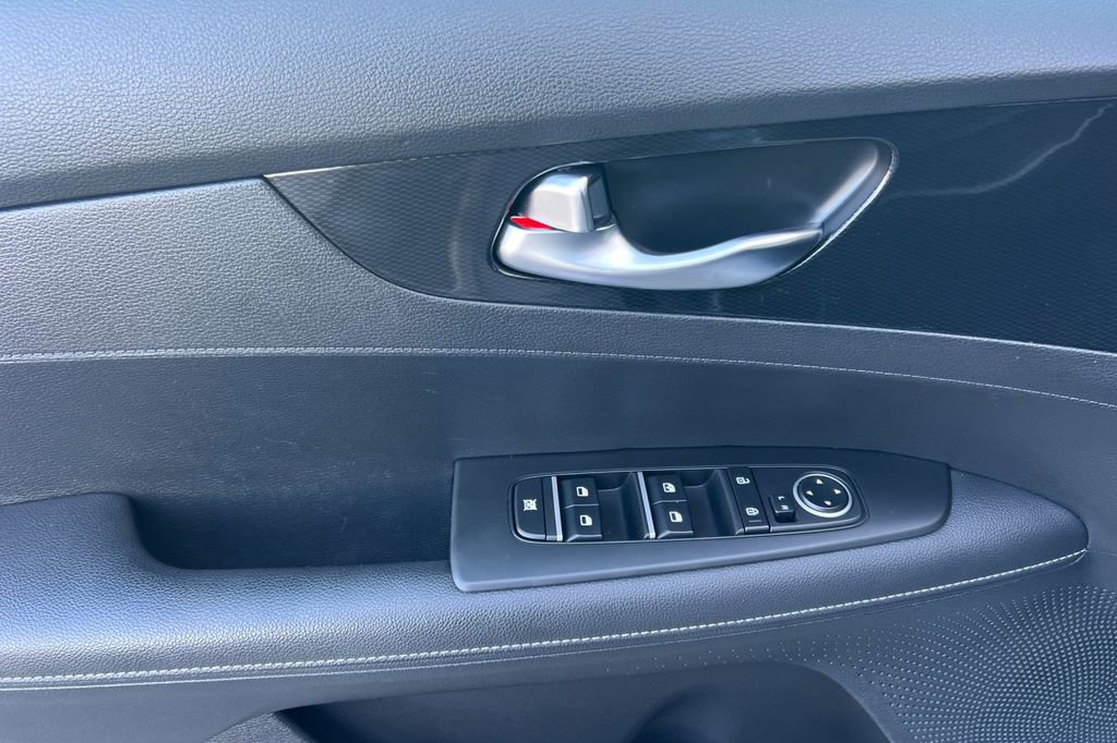 Used 2022 Kia Forte GT-Line w/ GT-Line Technology Package image 13