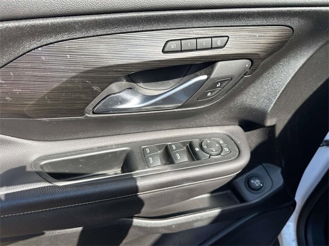 Used 2022 GMC Terrain SLT w/ Infotainment Package II image 25