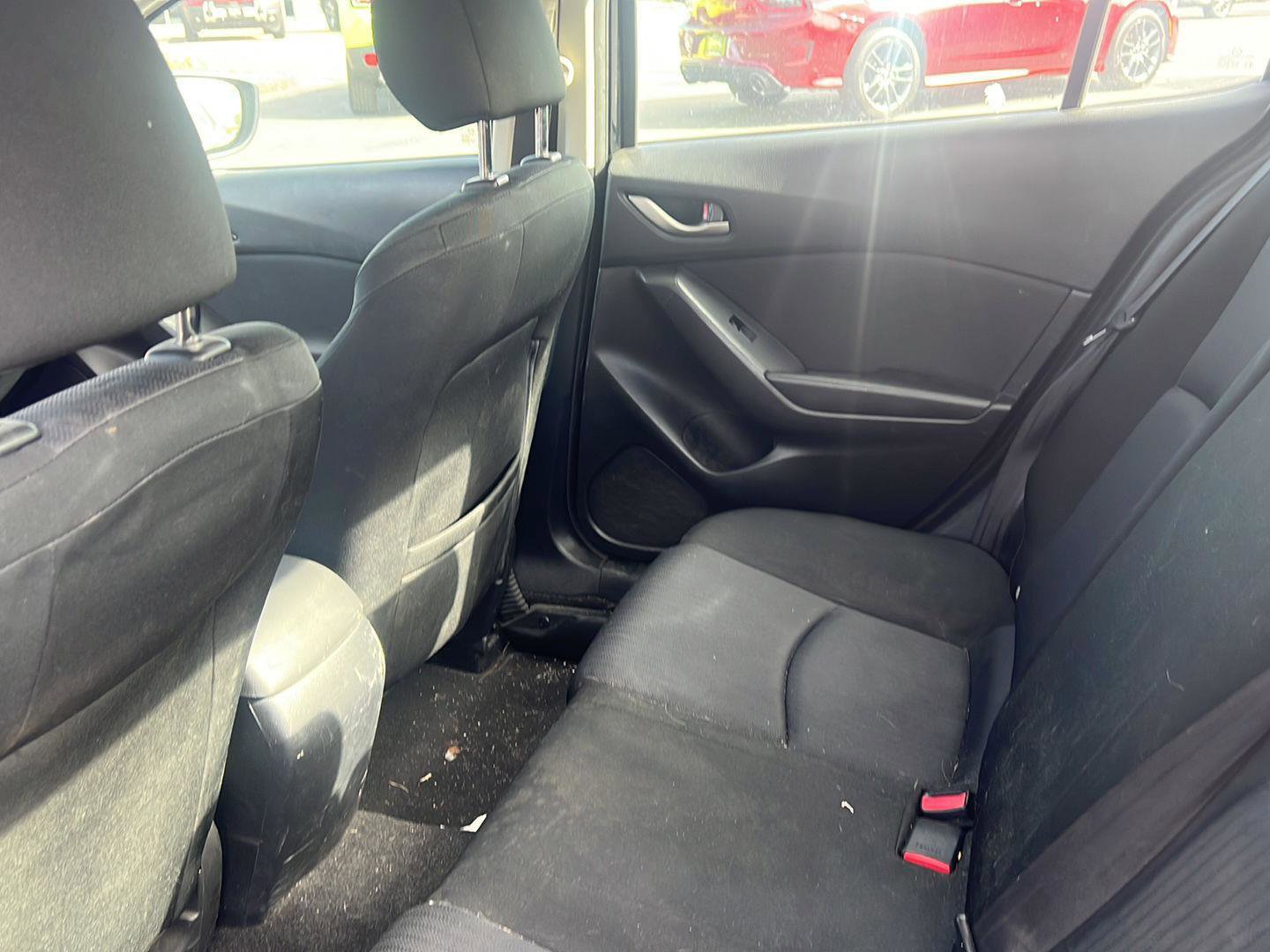 Used 2015 MAZDA MAZDA3 i Sport FWD image 16