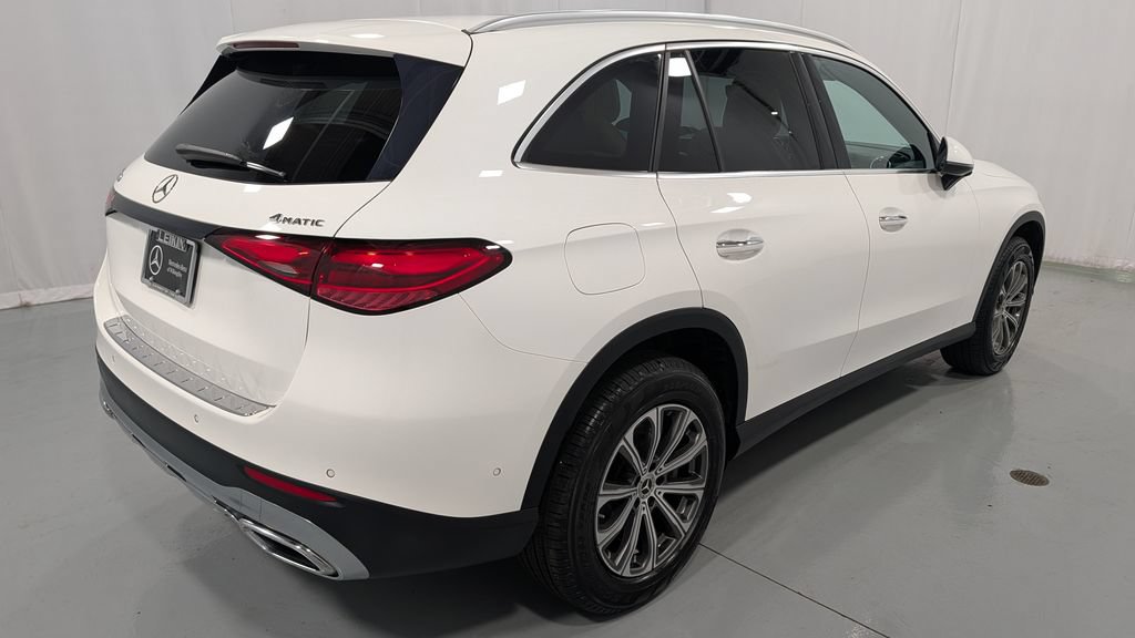 Used 2024 Mercedes-Benz GLC 300 4MATIC image 3