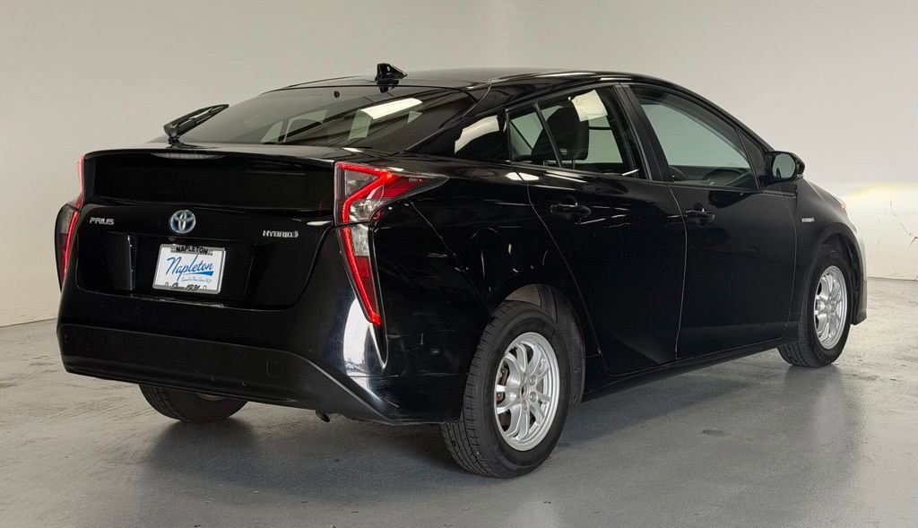Used 2016 Toyota Prius Four image 4