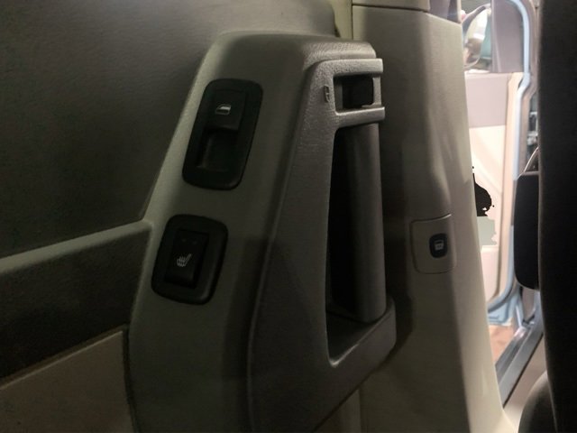 Used 2010 Chrysler Town & Country Touring w/ Heated Seat Group image 21