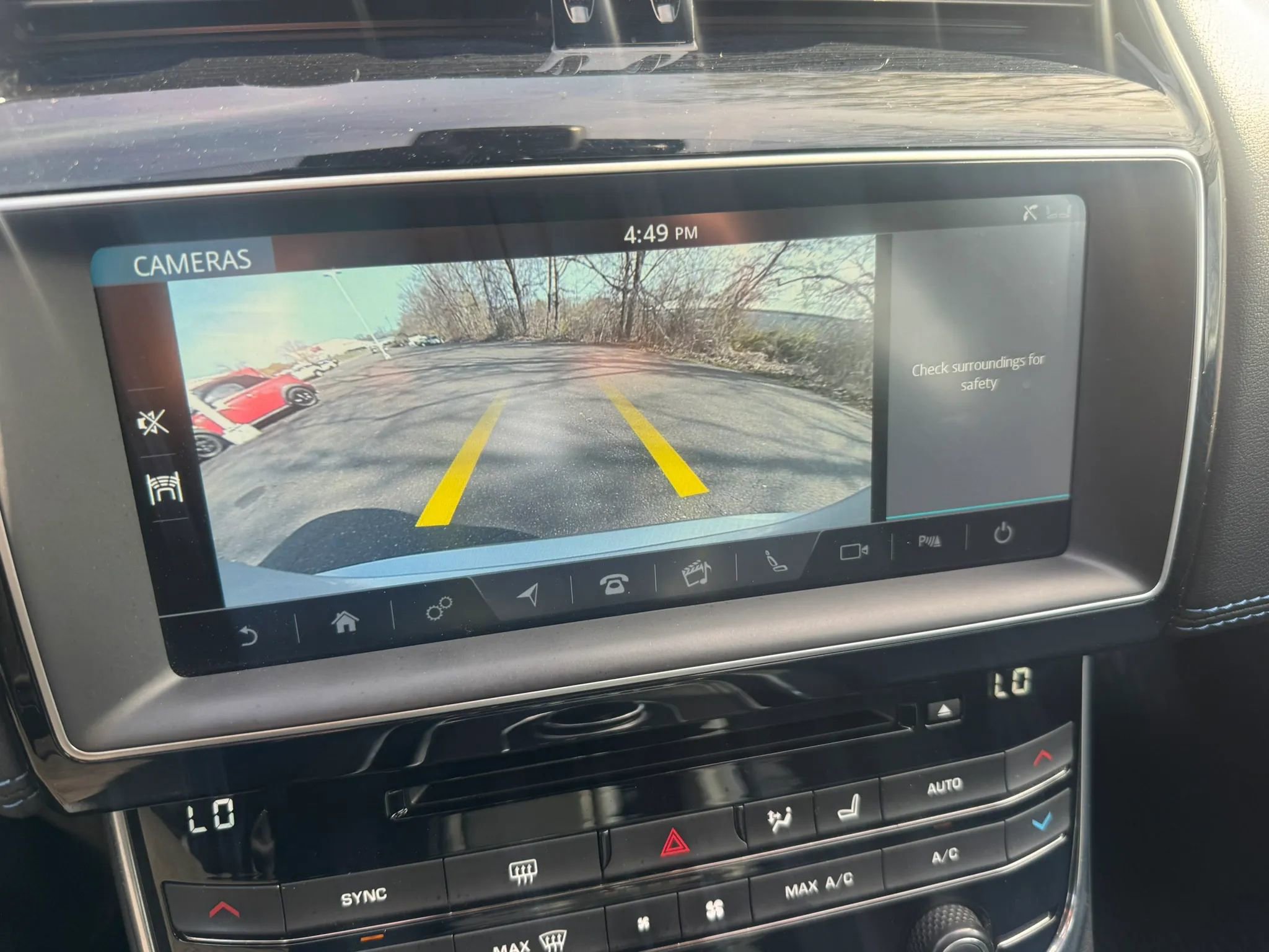 Used 2017 Jaguar XE R-Sport image 32