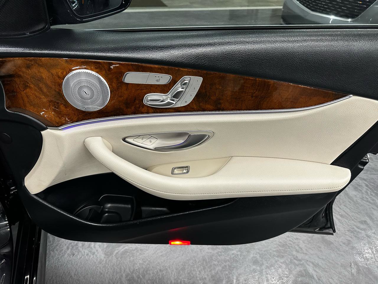 Used 2019 Mercedes-Benz E 300 4MATIC w/ Premium 1 Package image 18