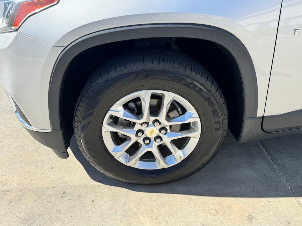 Used 2019 Chevrolet Traverse LT FWD image 9