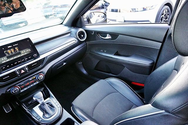 Used 2022 Kia Forte GT-Line w/ GT-Line Premium Package image 21