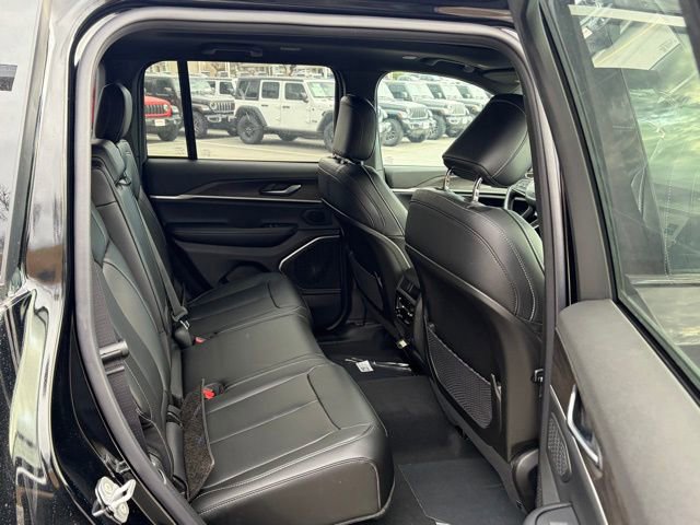 New 2026 Jeep Grand Cherokee Limited w/ Luxury Tech Group II image 33