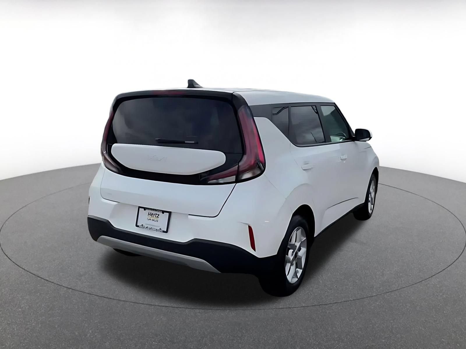 Used 2025 Kia Soul LX w/ LX Technology Package FWD image 13