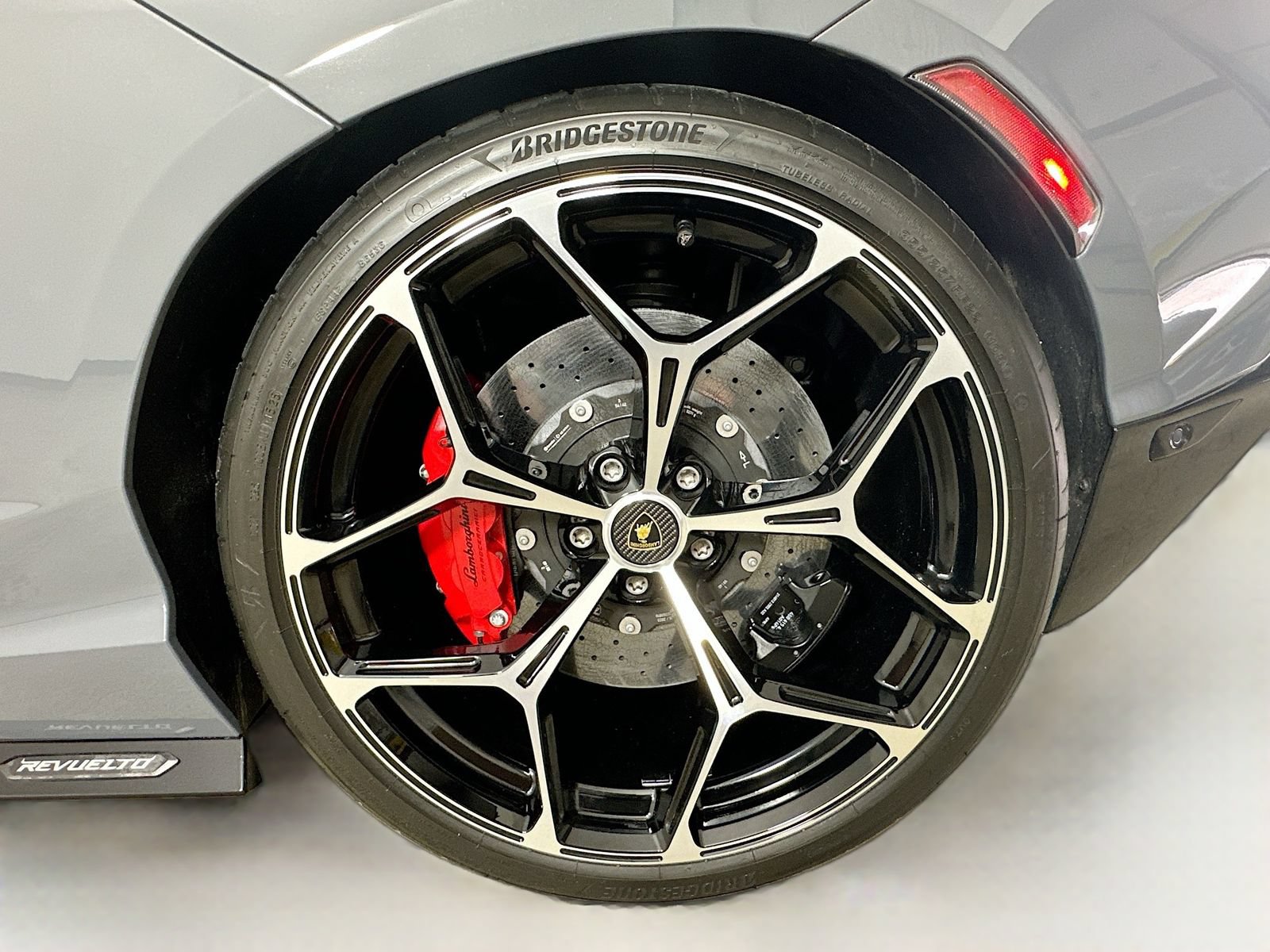 Used 2024 Lamborghini Revuelto AWD/4WD image 55