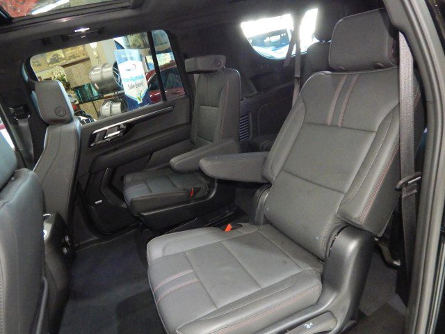 Used 2025 Chevrolet Suburban RST w/ Comfort Package image 35