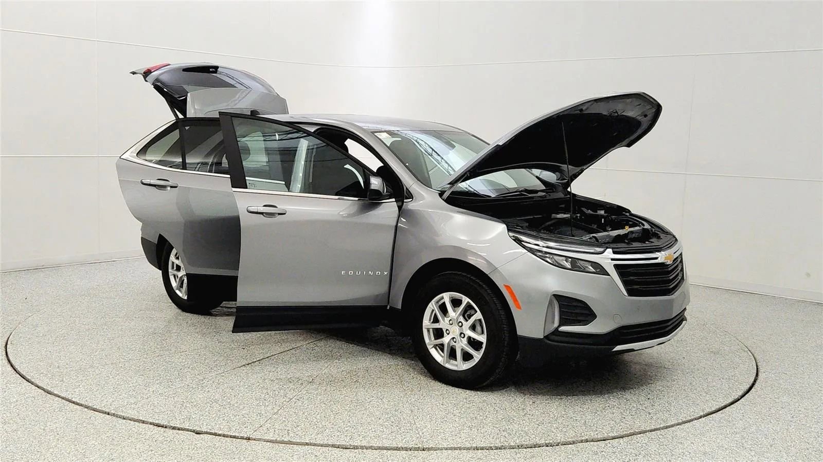 Used 2024 Chevrolet Equinox LT w/ LPO, Floor Liner Package image 9