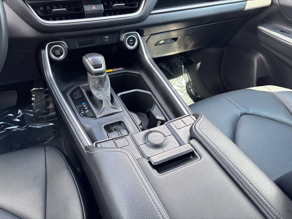 Used 2025 Toyota Grand Highlander AWD image 38