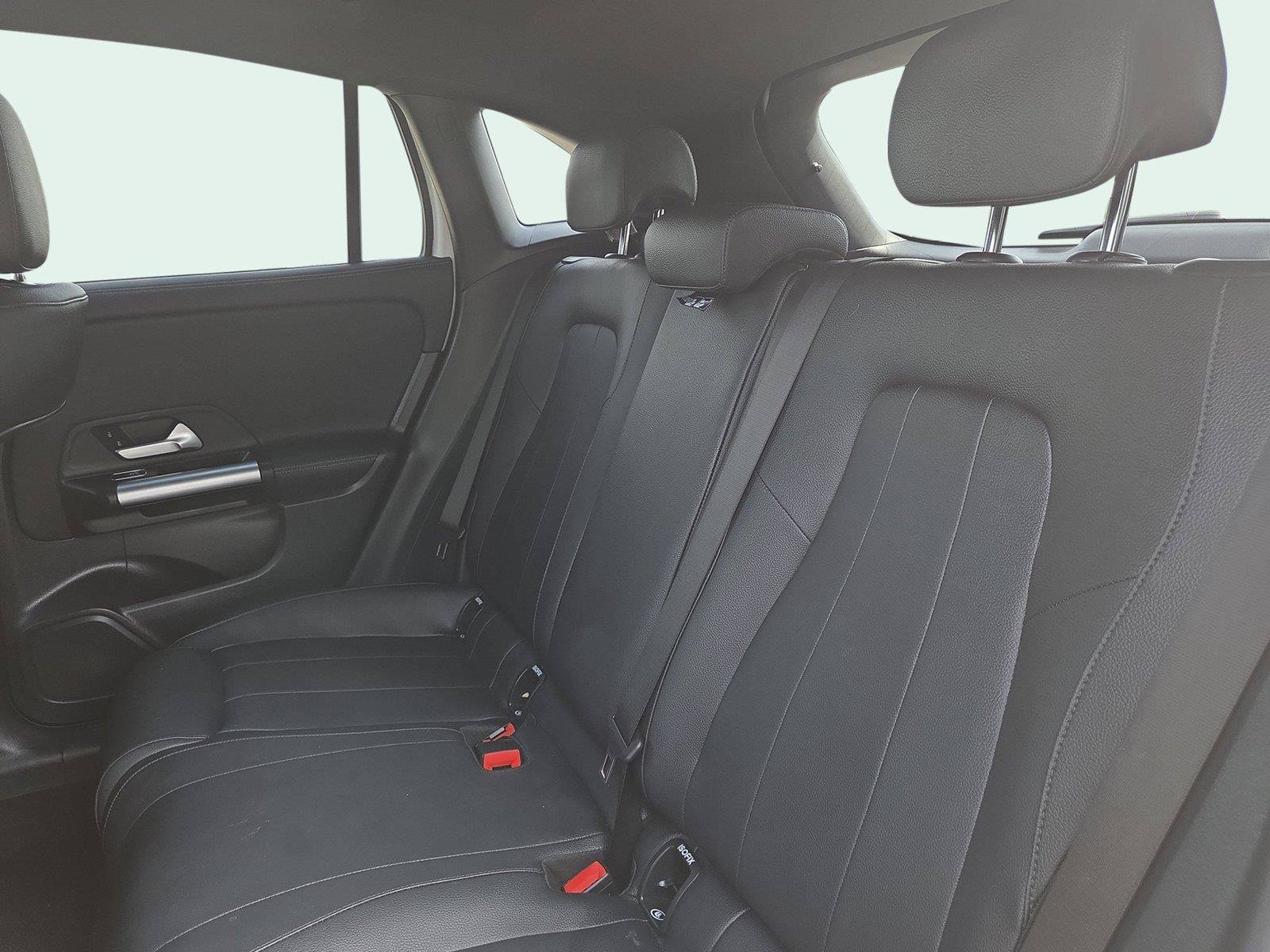 Used 2025 Mercedes-Benz GLA 250 4MATIC image 28