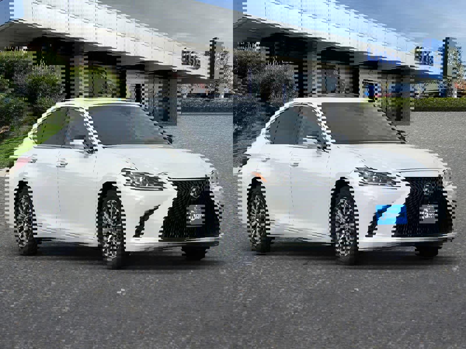 Used 2019 Lexus ES 300h w/ Accessory Package 2 image 10