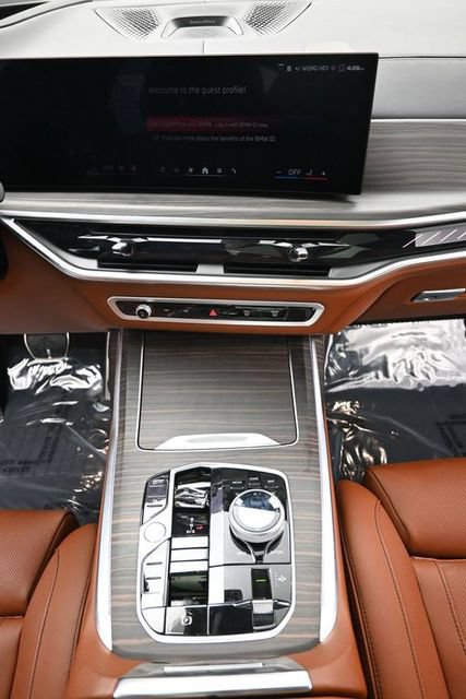 Used 2025 BMW X7 M60i AWD/4WD image 16
