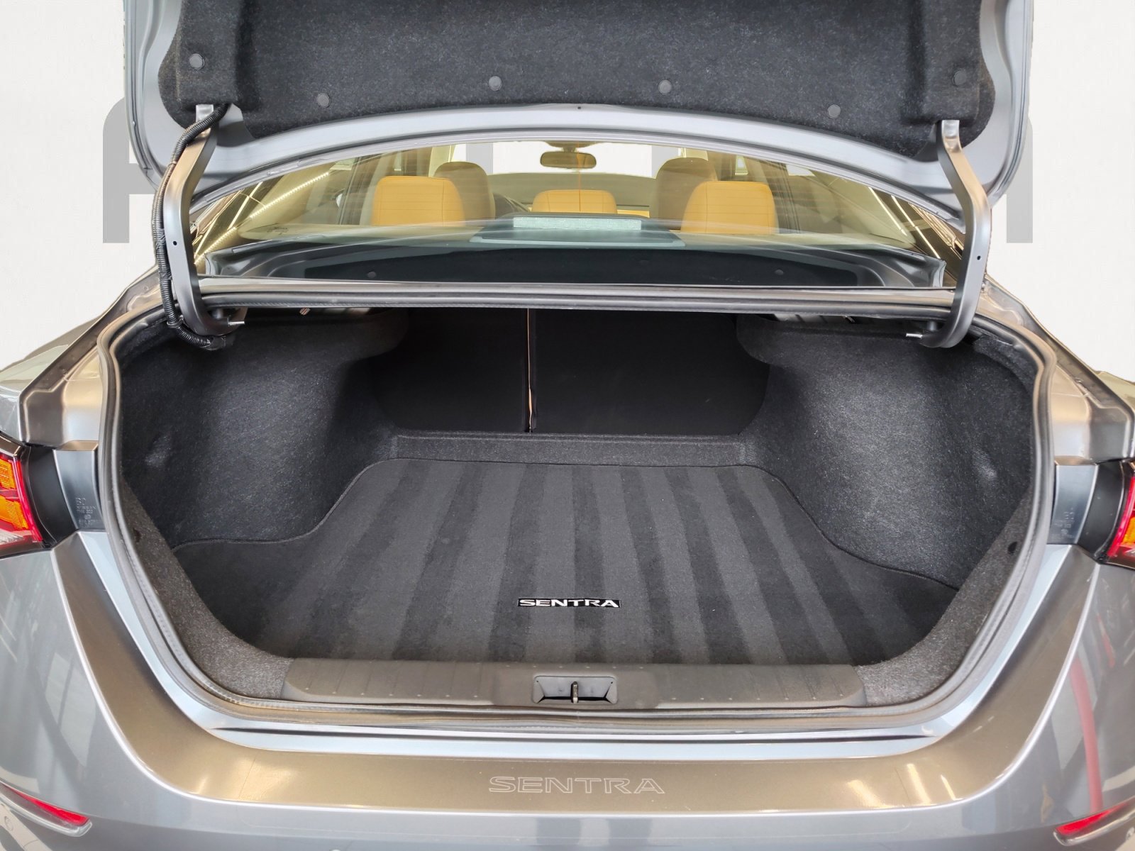 Used 2022 Nissan Sentra SV w/ SV Premium Package image 14