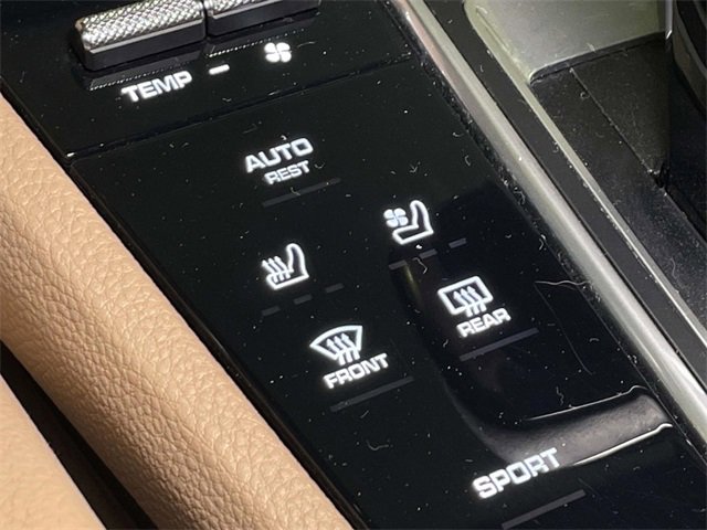 Used 2022 Porsche Cayenne Platinum Edition w/ Premium Package Plus image 35