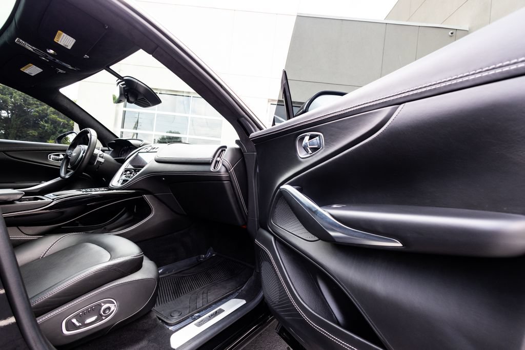 Used 2021 Aston Martin DBX AWD/4WD image 39